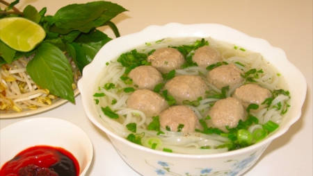 Hủ Tíu Bò Viên