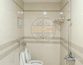 Nhà vệ sinh phòng đôi